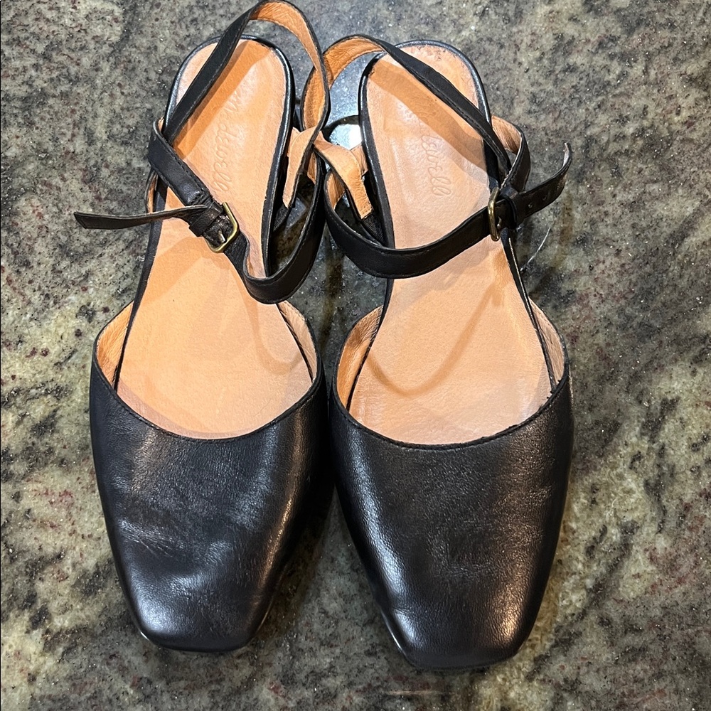 Black Leather Square-Toe Sandals